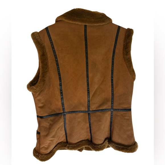 Bernardo Suede Tan and Brown Faux Fur Vest with Toggle Closures Size Medium - Picture 6 of 7